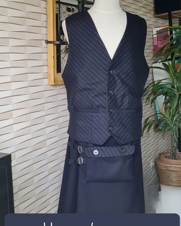 Gilet rayé bleu marine avec kilt assorti - OZKILT