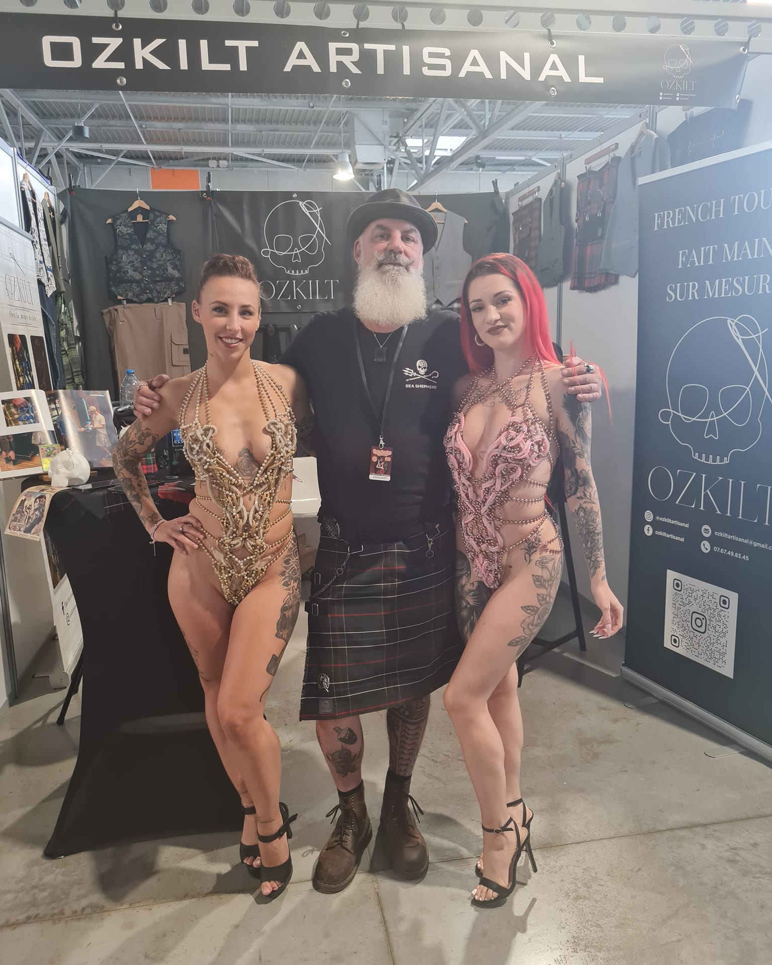 Artisan OZKILT au stand tattoo show